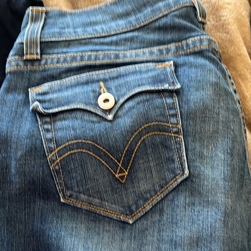 Original Levi’s 540s to tilted flare. In like new condition. Size 12 medium